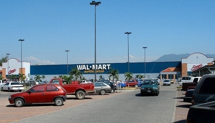 Walmart_puerto_vallarta.jpg